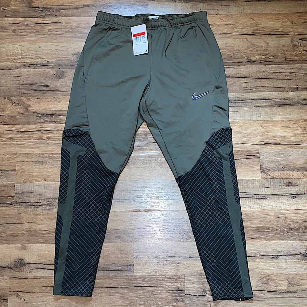 Nike sweatpants - Picture 1 of 9